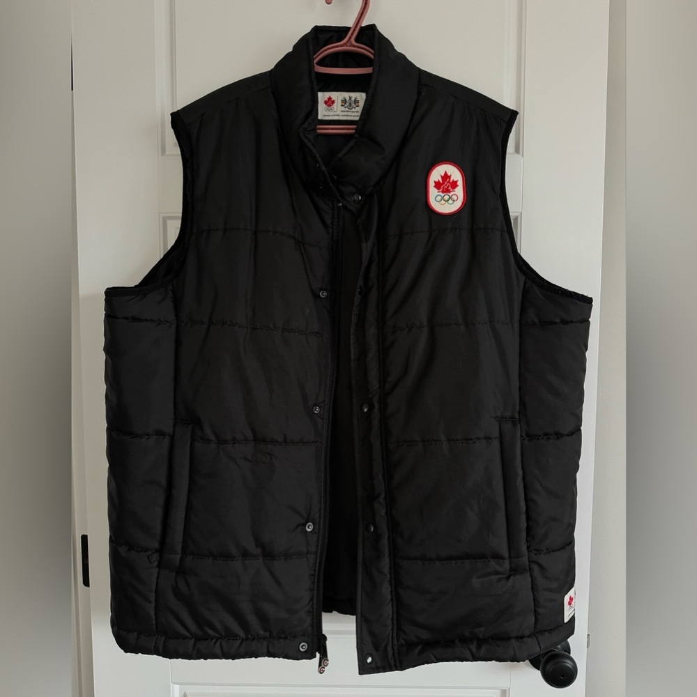 Vintage Hudson's Bay/Olympics Puffer Vest (XL)